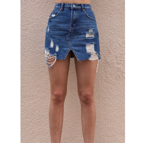 zara distressed denim skirt